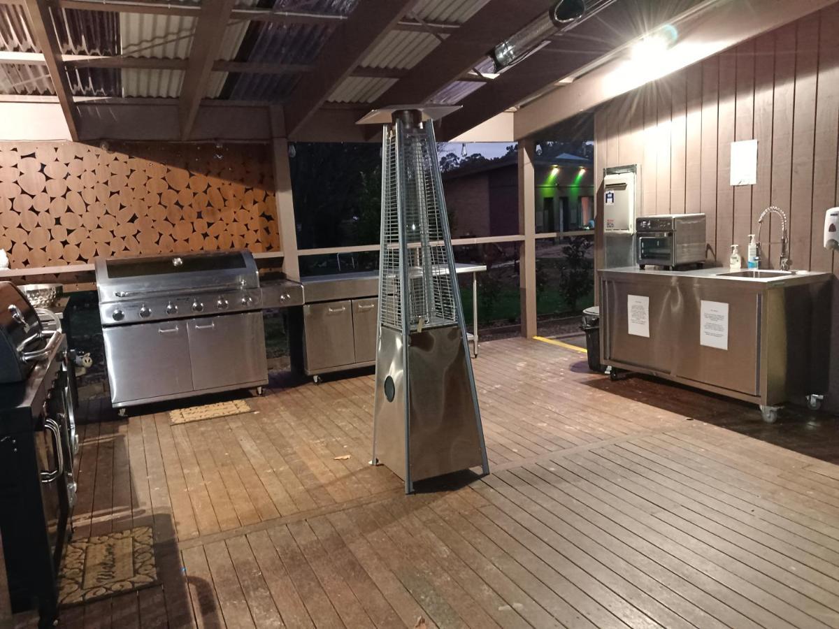 Buffalo Motel And Country Retreat Porepunkah Exterior photo